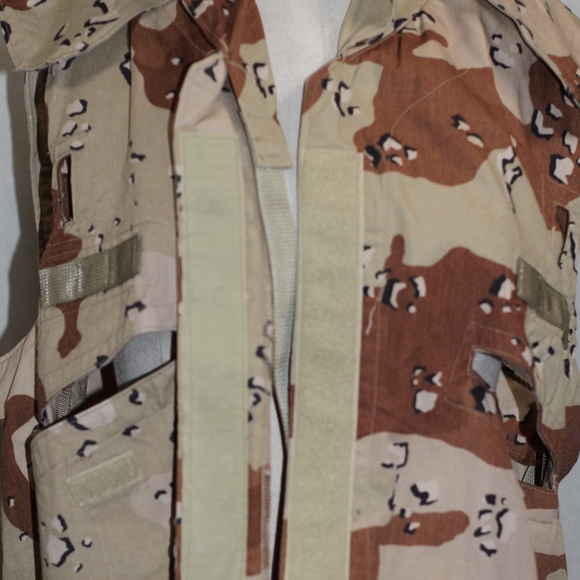 Authentic Brown Military Vest - Picture 7 of 16